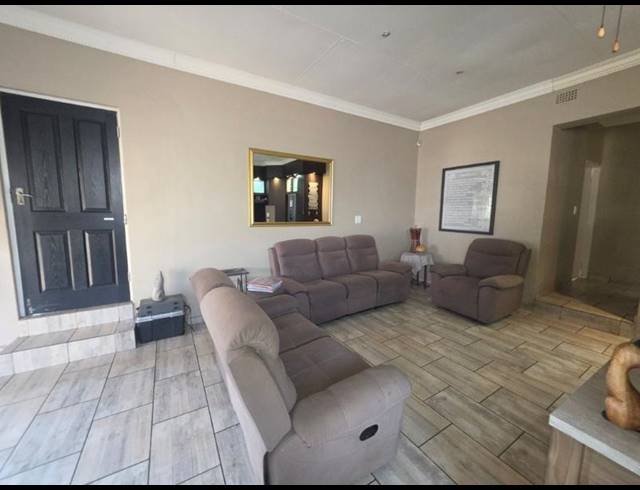 4 BEDROOM HOUSE FOR SALE IN VERWOERDPARK